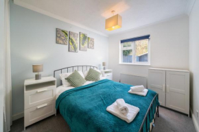 Crawley Stainer 1-Bedroom with Parking and Garden
